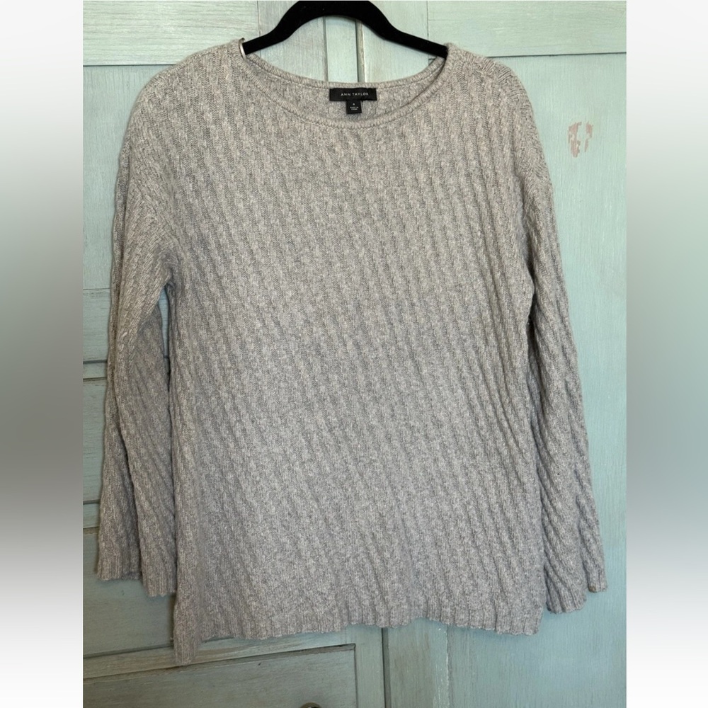 Ann Taylor Light Gray Ribbed Sweater